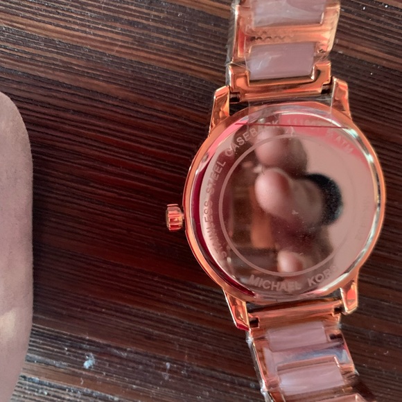 Michael Kors Watch - Picture 4 of 4